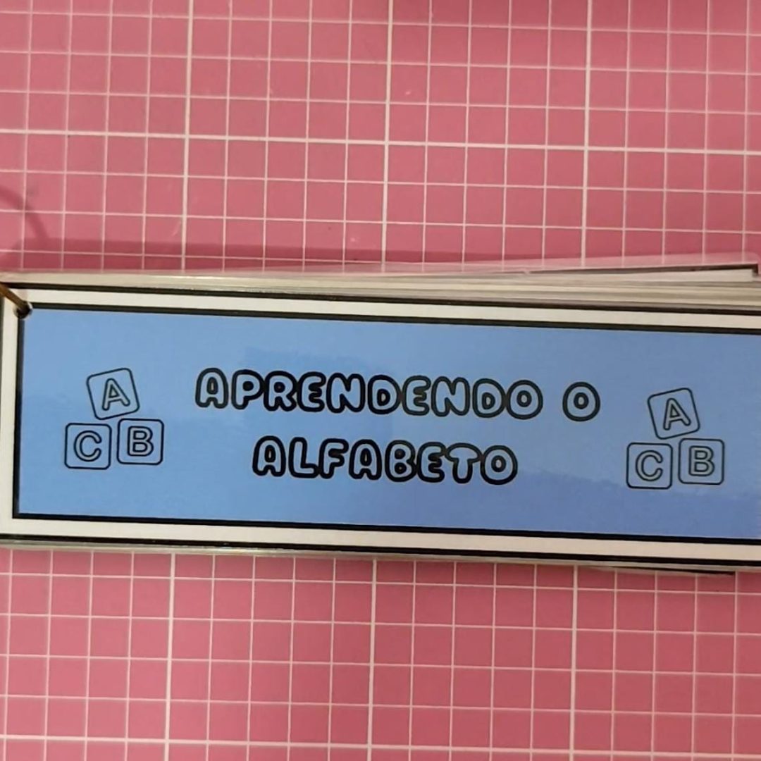 Aprendendo o Alfabeto (letra bastão)